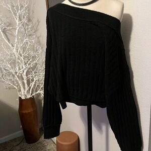 Elegant Black On or Off-Shoulder Sweater